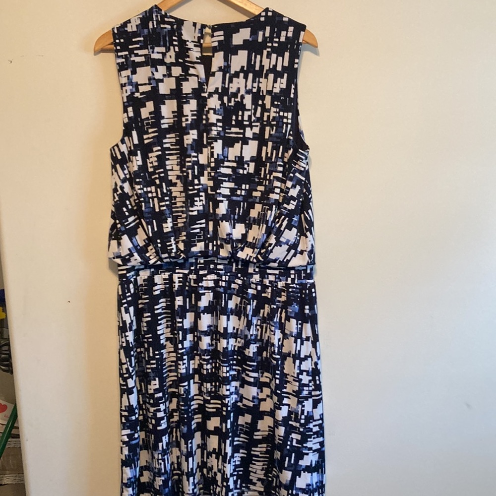 Ellen Tracy Dress - Picture 6 of 8